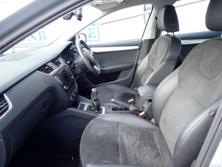 /photos/1992/1d8f1e4a-7376-8c5e-6b91-515ceff0143e_i320x240.jpg