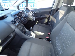 /photos/1992/2442ce99-41b6-404a-84b4-e8aae5cd1066_i320x240.jpg