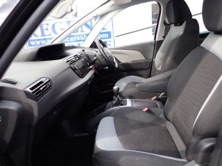 /photos/1992/9ac337b9-ffe4-d2d3-f219-77444c352c61_i320x240.jpg