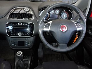 /photos/1992/a2694e4d-f3d0-03c8-c4a4-e17c0d17422d_i320x240.jpg